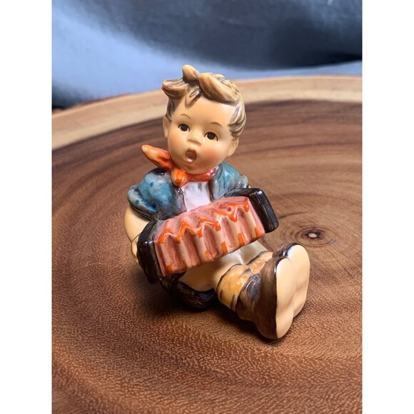 Vintage 1982 Goebel Hummel Boy with Accordion 2.5" Figurine TMK-6 - Picture 9 of 10